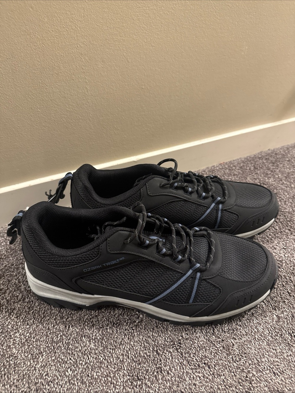 Ozark Trail Men’s Black Hiking Shoes- Size 13. New without Tag